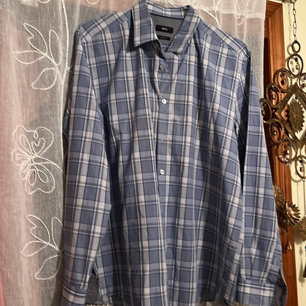 BOSS regular fit men’s dress shirt like new blue and white pattern size 2xl